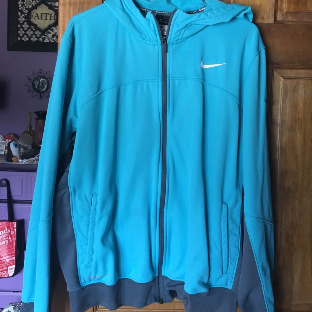 🔥PRICE DROP🔥 WOMEN’S NIKE BASKETBALL ZIP UP